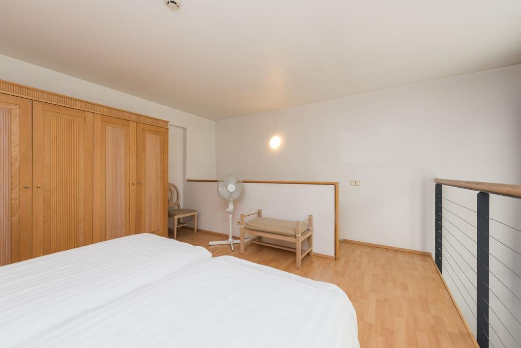 Cozy Loft Near Old Town